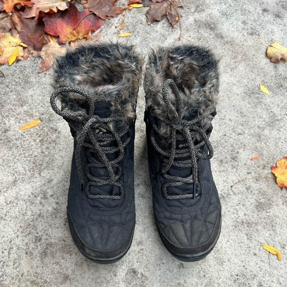 Columbia Minx Shorty Boot, size Women’s 5.5 (youth 4)